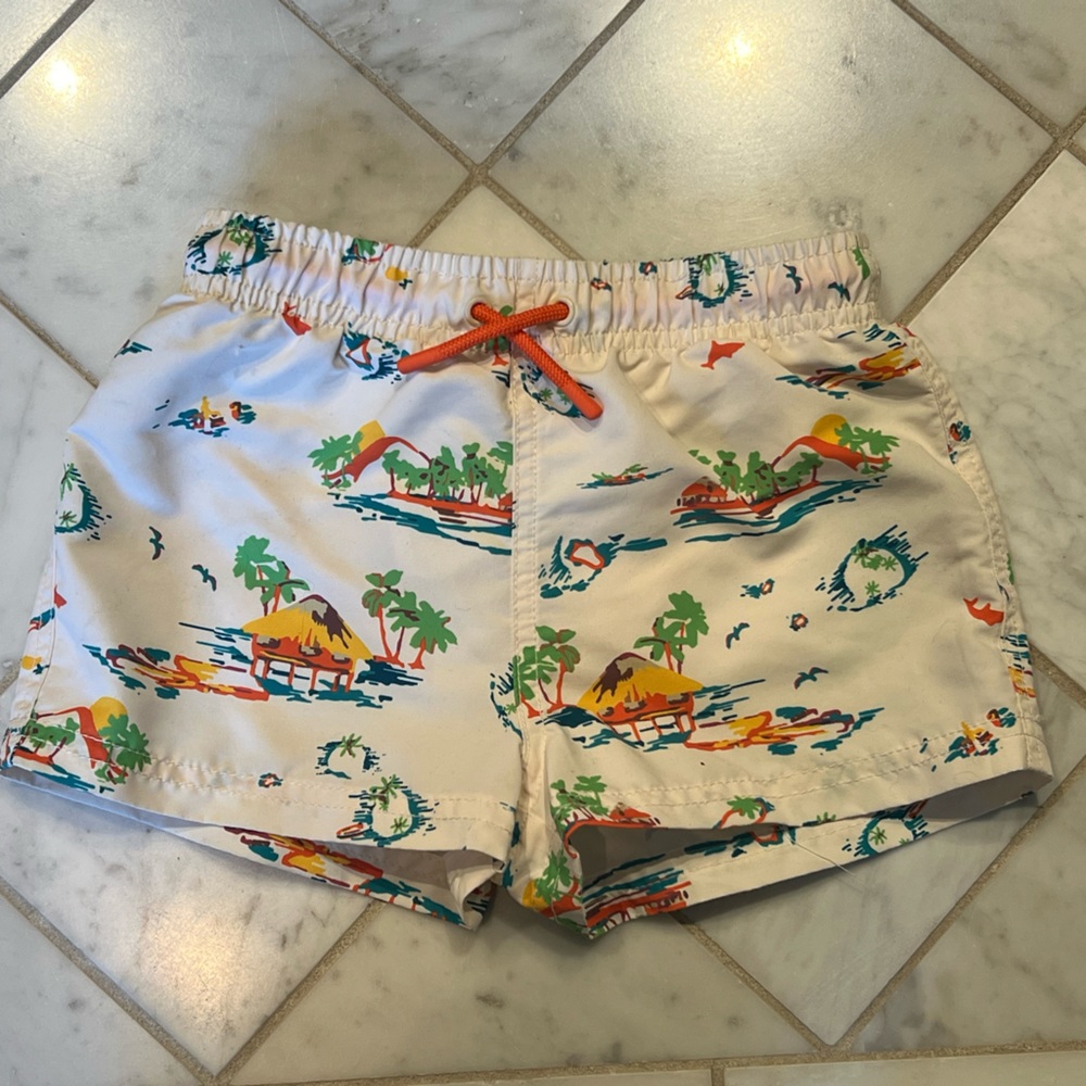Zara Swim Shorts toddler boys size 4-5Y,cream
